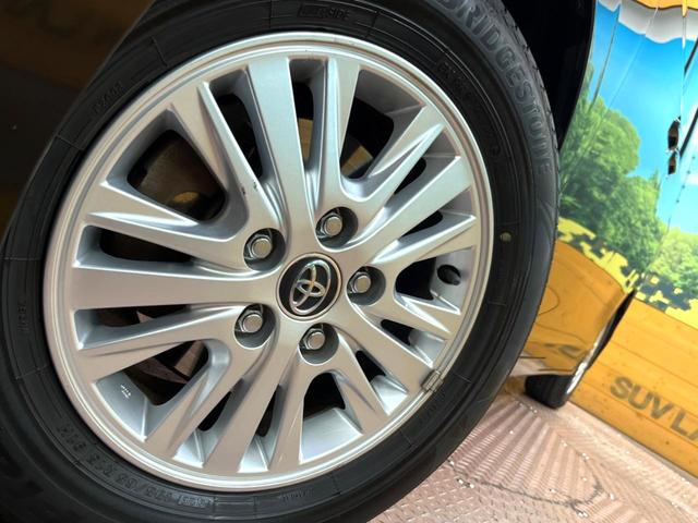 ヴォクシー Ｖ　アルパインナビ　フリップダウンモニター　バックカメラ　プリクラッシュセーフティー　ＥＴＣ　ＬＥＤヘッドライト　クルーズコントロール　純正１５インチアルミ　オートマチックハイビーム　Ｂｌｕｅｔｏｏｔｈ（14枚目）