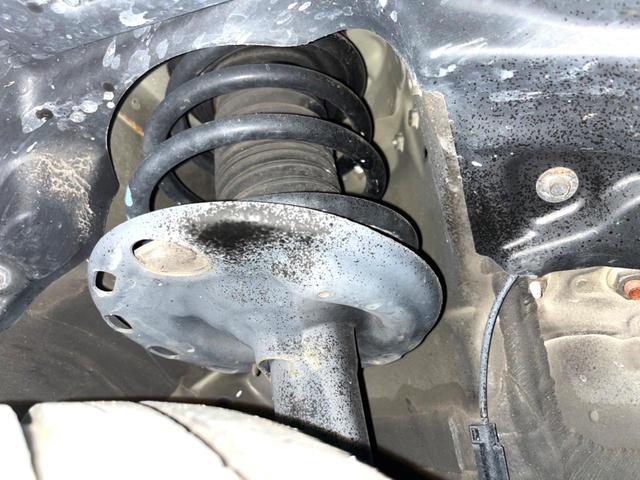 ヴォクシー Ｖ　アルパインナビ　フリップダウンモニター　バックカメラ　プリクラッシュセーフティー　ＥＴＣ　ＬＥＤヘッドライト　クルーズコントロール　純正１５インチアルミ　オートマチックハイビーム　Ｂｌｕｅｔｏｏｔｈ（21枚目）