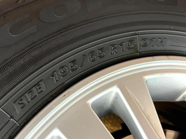 ヴォクシー Ｖ　アルパインナビ　フリップダウンモニター　バックカメラ　プリクラッシュセーフティー　ＥＴＣ　ＬＥＤヘッドライト　クルーズコントロール　純正１５インチアルミ　オートマチックハイビーム　Ｂｌｕｅｔｏｏｔｈ（26枚目）