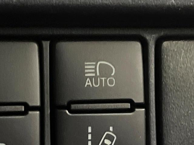 ヴォクシー Ｖ　アルパインナビ　フリップダウンモニター　バックカメラ　プリクラッシュセーフティー　ＥＴＣ　ＬＥＤヘッドライト　クルーズコントロール　純正１５インチアルミ　オートマチックハイビーム　Ｂｌｕｅｔｏｏｔｈ（42枚目）