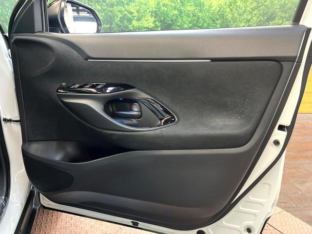 ヤリスクロス ハイブリッドZ アドベンチャー 純正8型ディスプレイオーディオ パノラミックビューモニター レーダークルーズコントロール ブラインドスポットモニター ステアリングヒーター シートヒーター ハーフレザーシート Bluetooth 禁煙(38枚目)