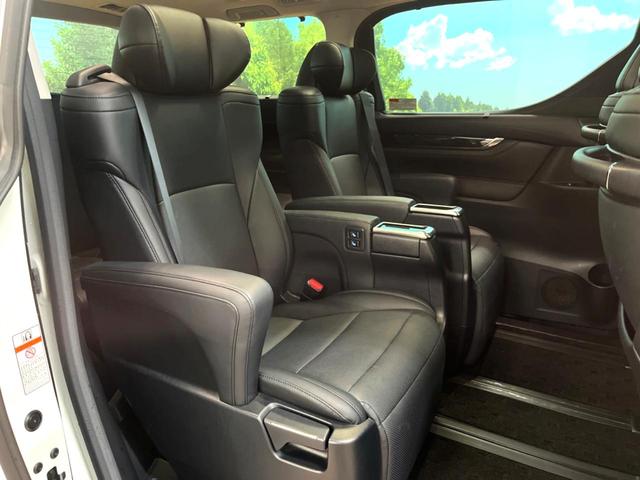 アルファード ２．５Ｓ　Ｃパッケージ　サンルーフ　フルエアロ　両側電動ドア　ＳＤナビ　後席モニター　バックカメラ　衝突被害軽減システム　レーダークルーズ　禁煙車　電動リアゲート　レザーシート　前席シートエアコン　ドラレコ（9枚目）