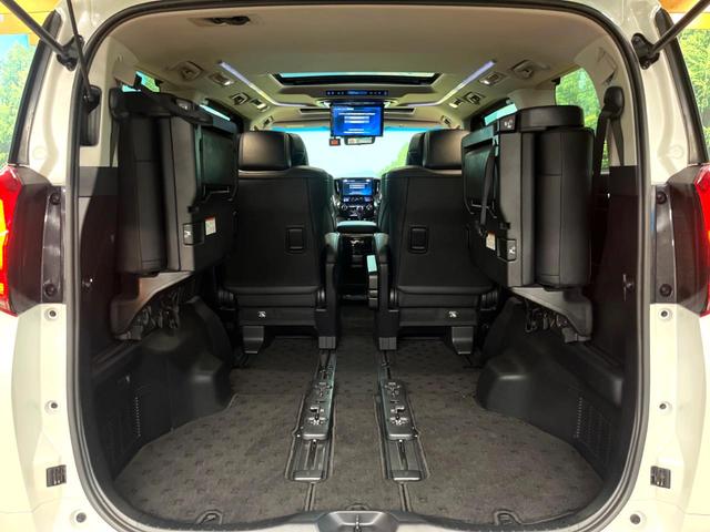 アルファード ２．５Ｓ　Ｃパッケージ　サンルーフ　フルエアロ　両側電動ドア　ＳＤナビ　後席モニター　バックカメラ　衝突被害軽減システム　レーダークルーズ　禁煙車　電動リアゲート　レザーシート　前席シートエアコン　ドラレコ（12枚目）