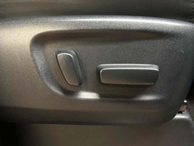 アルファード ２．５Ｓ　Ｃパッケージ　サンルーフ　フルエアロ　両側電動ドア　ＳＤナビ　後席モニター　バックカメラ　衝突被害軽減システム　レーダークルーズ　禁煙車　電動リアゲート　レザーシート　前席シートエアコン　ドラレコ（62枚目）