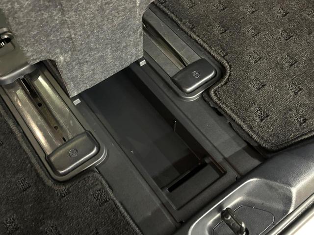 アルファード ２．５Ｓ　Ｃパッケージ　サンルーフ　フルエアロ　両側電動ドア　ＳＤナビ　後席モニター　バックカメラ　衝突被害軽減システム　レーダークルーズ　禁煙車　電動リアゲート　レザーシート　前席シートエアコン　ドラレコ（66枚目）