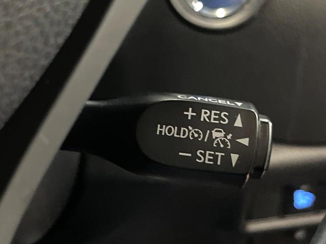 Ｃ－ＨＲ Ｇ　モード　ネロ　純正ナビ　バックカメラ　衝突被害軽減システム　レーダークルーズ　禁煙車　レザーシート　ドラレコ　コーナーセンサー　スマートキー　ＬＥＤヘッド　ビルトインＥＴＣ　純正１８インチアルミ　車線逸脱警報（5枚目）