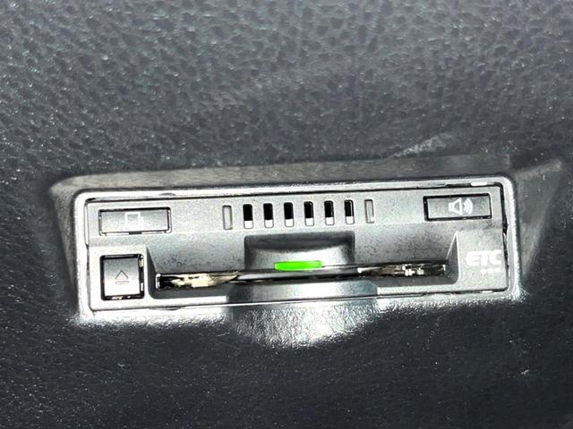 Ｃ－ＨＲ Ｇ　モード　ネロ　純正ナビ　バックカメラ　衝突被害軽減システム　レーダークルーズ　禁煙車　レザーシート　ドラレコ　コーナーセンサー　スマートキー　ＬＥＤヘッド　ビルトインＥＴＣ　純正１８インチアルミ　車線逸脱警報（6枚目）