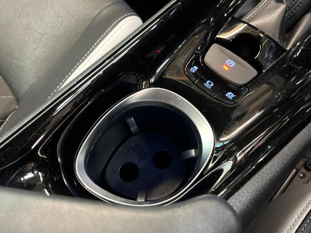 Ｃ－ＨＲ Ｇ　モード　ネロ　純正ナビ　バックカメラ　衝突被害軽減システム　レーダークルーズ　禁煙車　レザーシート　ドラレコ　コーナーセンサー　スマートキー　ＬＥＤヘッド　ビルトインＥＴＣ　純正１８インチアルミ　車線逸脱警報（34枚目）