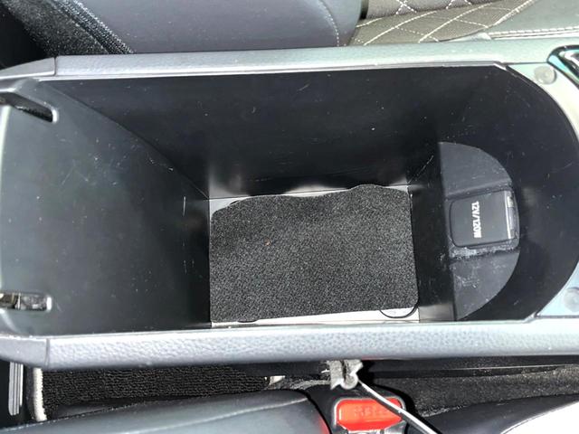 Ｃ－ＨＲ Ｇ　モード　ネロ　純正ナビ　バックカメラ　衝突被害軽減システム　レーダークルーズ　禁煙車　レザーシート　ドラレコ　コーナーセンサー　スマートキー　ＬＥＤヘッド　ビルトインＥＴＣ　純正１８インチアルミ　車線逸脱警報（56枚目）