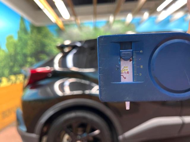 Ｃ－ＨＲ Ｇ　モード　ネロ　純正ナビ　バックカメラ　衝突被害軽減システム　レーダークルーズ　禁煙車　レザーシート　ドラレコ　コーナーセンサー　スマートキー　ＬＥＤヘッド　ビルトインＥＴＣ　純正１８インチアルミ　車線逸脱警報（63枚目）