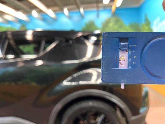 Ｃ－ＨＲ Ｇ　モード　ネロ　純正ナビ　バックカメラ　衝突被害軽減システム　レーダークルーズ　禁煙車　レザーシート　ドラレコ　コーナーセンサー　スマートキー　ＬＥＤヘッド　ビルトインＥＴＣ　純正１８インチアルミ　車線逸脱警報（64枚目）