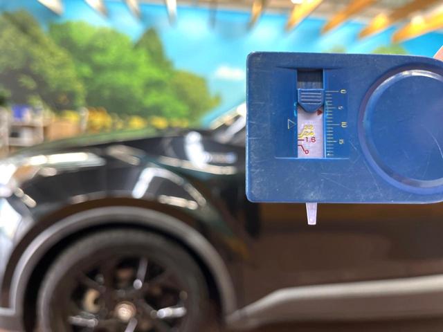 Ｃ－ＨＲ Ｇ　モード　ネロ　純正ナビ　バックカメラ　衝突被害軽減システム　レーダークルーズ　禁煙車　レザーシート　ドラレコ　コーナーセンサー　スマートキー　ＬＥＤヘッド　ビルトインＥＴＣ　純正１８インチアルミ　車線逸脱警報（65枚目）