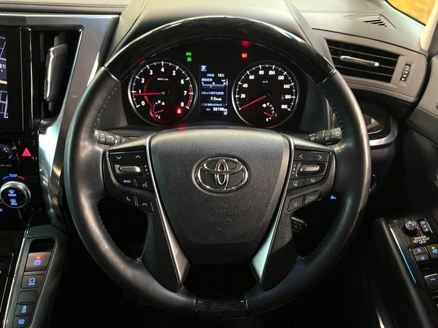 アルファード ２．５Ｓ　Ｃパッケージ　サンルーフ　フリップダウンモニター　バックカメラ　レーダークルーズコントロール　快適温熱シート　ウッドコンビステア　ステアリングヒーター　シートベンチレーション　デジタルインナーミラー　ＤＶＤデッキ（11枚目）