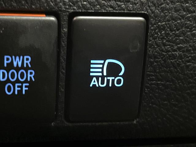 アルファード ２．５Ｓ　Ｃパッケージ　サンルーフ　フリップダウンモニター　バックカメラ　レーダークルーズコントロール　快適温熱シート　ウッドコンビステア　ステアリングヒーター　シートベンチレーション　デジタルインナーミラー　ＤＶＤデッキ（51枚目）