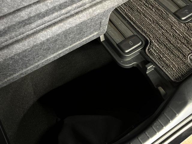 アルファード ２．５Ｓ　Ｃパッケージ　サンルーフ　フリップダウンモニター　バックカメラ　レーダークルーズコントロール　快適温熱シート　ウッドコンビステア　ステアリングヒーター　シートベンチレーション　デジタルインナーミラー　ＤＶＤデッキ（72枚目）