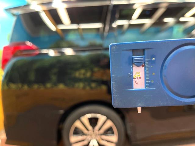 アルファード ２．５Ｓ　Ｃパッケージ　サンルーフ　フリップダウンモニター　バックカメラ　レーダークルーズコントロール　快適温熱シート　ウッドコンビステア　ステアリングヒーター　シートベンチレーション　デジタルインナーミラー　ＤＶＤデッキ（78枚目）