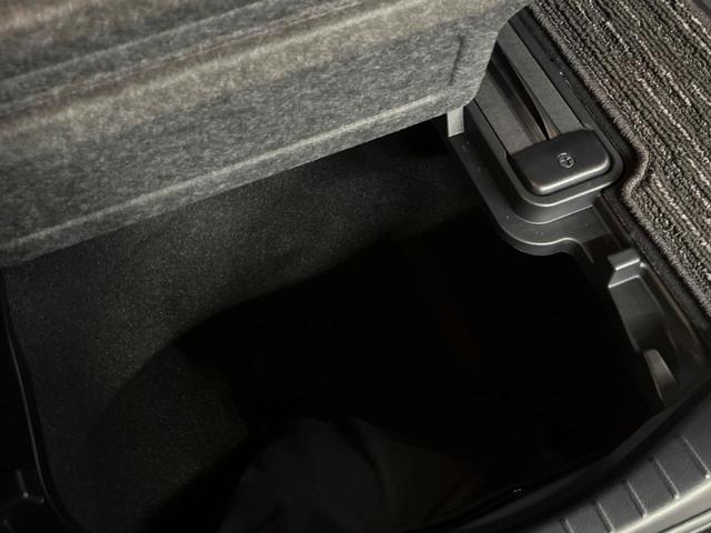 アルファード 2.5S Cパッケージ モデリスタフルエアロ サンルーフ レーダークルーズコントロール フリップダウンモニター 両側電動スライドドア 3眼LEDヘッド シートベンチレーション ステアリングヒーター バックカメラ フルセグ(62枚目)