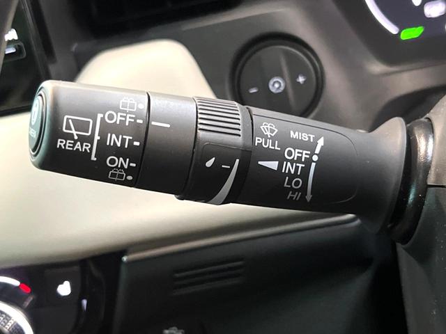 ヴェゼル ｅ：ＨＥＶ　ＰＬａＹ　パノラマルーフ　マルチビューカメラシステム　レーダークルーズコントロール　クリアランスソナー　ＥＴＣ　パワーバックドア　ステアリングヒーター　シートヒーター　置くだけ充電　パドルシフト　横滑り防止機能（35枚目）