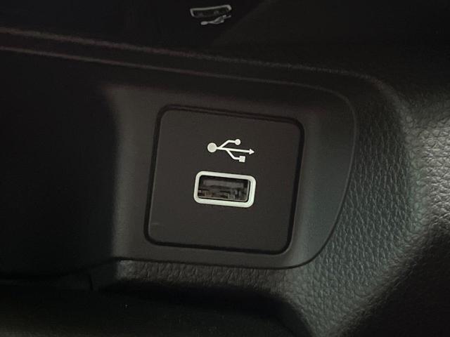 ヴェゼル ｅ：ＨＥＶ　ＰＬａＹ　パノラマルーフ　マルチビューカメラシステム　レーダークルーズコントロール　クリアランスソナー　ＥＴＣ　パワーバックドア　ステアリングヒーター　シートヒーター　置くだけ充電　パドルシフト　横滑り防止機能（51枚目）