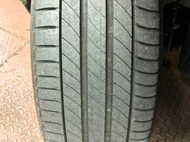 ヴェゼル ｅ：ＨＥＶ　ＰＬａＹ　パノラマルーフ　マルチビューカメラシステム　レーダークルーズコントロール　クリアランスソナー　ＥＴＣ　パワーバックドア　ステアリングヒーター　シートヒーター　置くだけ充電　パドルシフト　横滑り防止機能（70枚目）