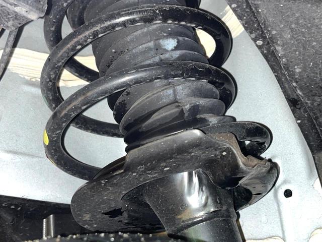 セレナ ｅ－パワー　ハイウェイスターＶ　メーカー純正ナビ　アラウンドビューモニター　プロパイロット　両側電動スライドドア　ＥＴＣ２．０　ＬＥＤヘッド　ワイヤレス充電　オートブレーキホールド　ブラインドスポットモニター　Ｂｌｕｅｔｏｏｔｈ（21枚目）