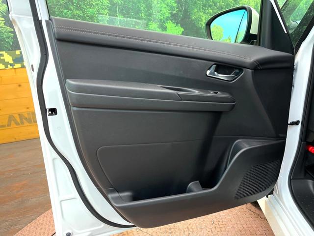 セレナ ｅ－パワー　ハイウェイスターＶ　メーカー純正ナビ　アラウンドビューモニター　プロパイロット　両側電動スライドドア　ＥＴＣ２．０　ＬＥＤヘッド　ワイヤレス充電　オートブレーキホールド　ブラインドスポットモニター　Ｂｌｕｅｔｏｏｔｈ（45枚目）