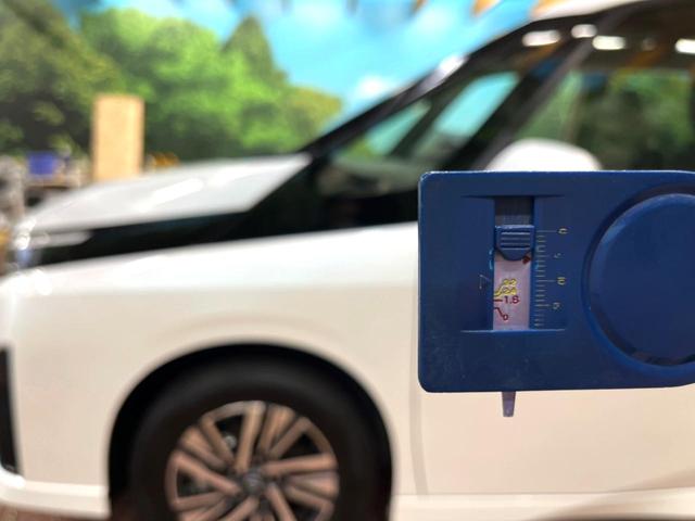 セレナ ｅ－パワー　ハイウェイスターＶ　メーカー純正ナビ　アラウンドビューモニター　プロパイロット　両側電動スライドドア　ＥＴＣ２．０　ＬＥＤヘッド　ワイヤレス充電　オートブレーキホールド　ブラインドスポットモニター　Ｂｌｕｅｔｏｏｔｈ（64枚目）