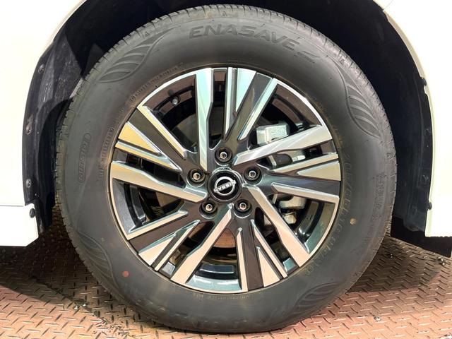 セレナ ｅ－パワー　ハイウェイスターＶ　メーカーナビ　アラウンドビュー　プロパイロット　両側電動スライドドア　ブラインドスポットモニター　ＬＥＤヘッドライト　ＥＴＣ２．０　デジタルインナーミラー　コーナーセンサー　ブレーキホールド（14枚目）