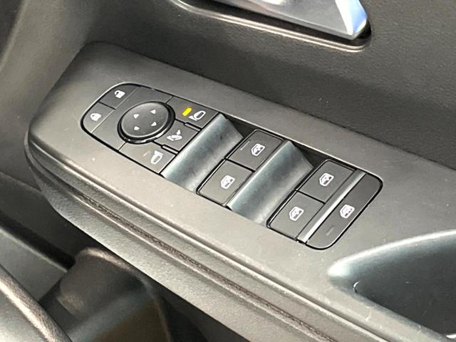 セレナ ｅ－パワー　ハイウェイスターＶ　メーカーナビ　アラウンドビュー　プロパイロット　両側電動スライドドア　ブラインドスポットモニター　ＬＥＤヘッドライト　ＥＴＣ２．０　デジタルインナーミラー　コーナーセンサー　ブレーキホールド（56枚目）