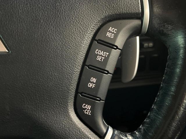 �y�N���[�Y�R���g���[���z�������H�����N���N���s�B�A�N�Z���𗣂��Ă���葬�x�ő��s���ł��A�������^�]���̕��S���y���I�����E�������ȒP�ȃX�C�b�`����Œ����ł��܂��B