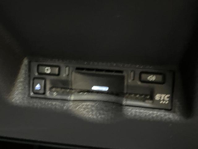 ヤリスクロス ハイブリッドZ 8インチディスプレイオーディオ パノラミックビューモニター レーダークルーズコントロール 100V電源 シートヒーター ステアリングヒーター 革巻きステア パワーバックドア ドライブレコーダー(7枚目)