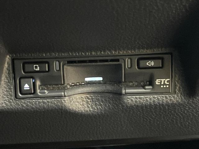 ヤリスクロス ハイブリッドZ 全周囲カメラ 衝突被害軽減システム レーダークルーズ 禁煙車 ハーフレザーシート パワーシート ドラレコ コーナーセンサー スマートキー LEDヘッド ビルトインETC 純正18インチアルミ(7枚目)