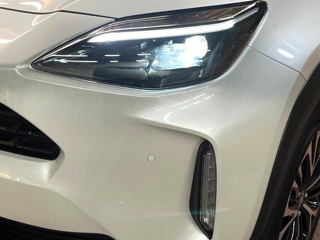 ヤリスクロス ハイブリッドZ 全周囲カメラ 衝突被害軽減システム レーダークルーズ 禁煙車 ハーフレザーシート パワーシート ドラレコ コーナーセンサー スマートキー LEDヘッド ビルトインETC 純正18インチアルミ(12枚目)