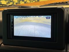 【バックカメラ】駐車時に後方がリアルタイム映像で確認できます。大型商業施設や立体駐車場での駐車時や、夜間のバック時に大活躍！運転スキルに関わらず、今や必須となった装備のひとつです！ 4