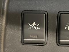 【踏み間違い防止アシスト】駐車時などの低速走行時にアクセルとブレーキを間違え、壁や車などとの衝突の恐れがある場合にブレーキを作動させ衝突回避をサポート。うっかり事故の予防に役立ちます！ 7