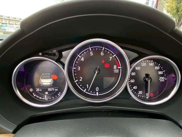 ロードスター ３５周年記念車　ユーザー買取車　ワンオーナー　ＥＴＣ　専用オーナメントシリアルナンバー付・フロアマットスポーツタン・ヘッドレストエンボス加工・エアコンルーバ加飾内側：ダークレッド・フロアカーペットスポーツタン（41枚目）