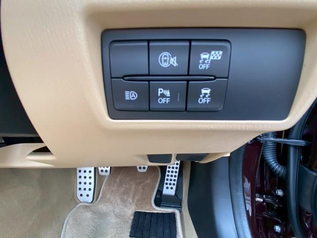 ロードスター ３５周年記念車　ユーザー買取車　ワンオーナー　ＥＴＣ　専用オーナメントシリアルナンバー付・フロアマットスポーツタン・ヘッドレストエンボス加工・エアコンルーバ加飾内側：ダークレッド・フロアカーペットスポーツタン（47枚目）