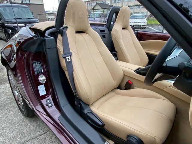 ロードスター ３５周年記念車　ユーザー買取車　ワンオーナー　ＥＴＣ　専用オーナメントシリアルナンバー付・フロアマットスポーツタン・ヘッドレストエンボス加工・エアコンルーバ加飾内側：ダークレッド・フロアカーペットスポーツタン（60枚目）