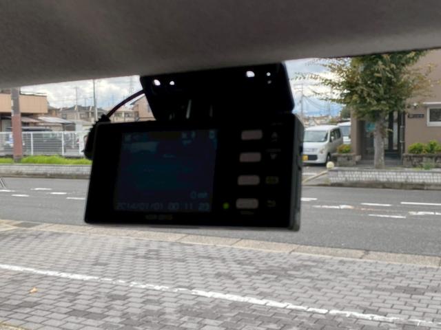 タント カスタムX ユーザー買取車 ストラーダSDナビ フルセグ ETC スマートキー LEDヘッド 左パワスラ 革調シートカバー 外レーダー探知機 オートライト 純正AW 取説 保証書 ドラレコ マット バイザー(27枚目)