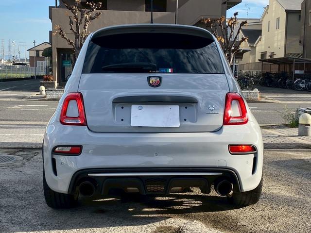 当店ではご予算にお応じてボディカラー、年式、グレードなどお客様にご満足いただける車両をお探しします。新車のコンプリート製作はもちろん、中古車探しからこだわりの一台を親身になってお作りします。