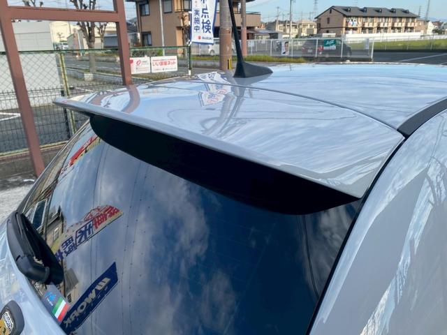 内外装状態が非常に良いです。納車前には再度ルームクリーニング、整備点検させて頂きますので安心して気持ち良くお乗り頂けます。