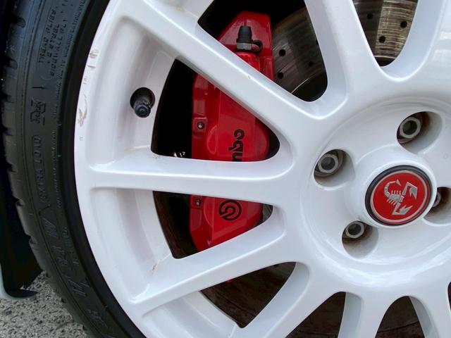 ボディコーティング、ナビやドラレコなどの電装関係やカーフィルム施工など業者を使わずご満足頂ける価格を提示致します。