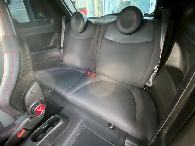 当店では高品質で綺麗なお車を在庫しています。新車のコンプリート製作はもちろん、中古車探しからこだわりの一台を親身になってお作りします。カスタマイズスタイルやクオリティ技術力には自信があります。