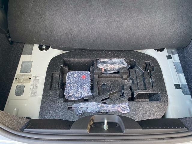 内外装もとても綺麗で当店自信をもってお勧めできる一台ですので、ぜひご来店の上、程度などご覧ください。別途ボディコーティング施工やカーフィルム施工もお任せ下さい。