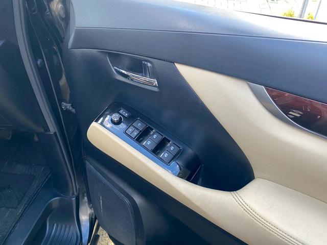 アルファード ２．５Ｘ　アルパインビックＸ　フルセグ　アルパインフリップダウンモニター　ＴＲＤ製Ｆ／Ｓ／Ｒエアロ　ＥＴＣ　アネーロコラソン２０インチＡＷ　両側パワースライド　Ｆ／Ｒカメラ　オートライト　バイザー　社外ハンドル（48枚目）