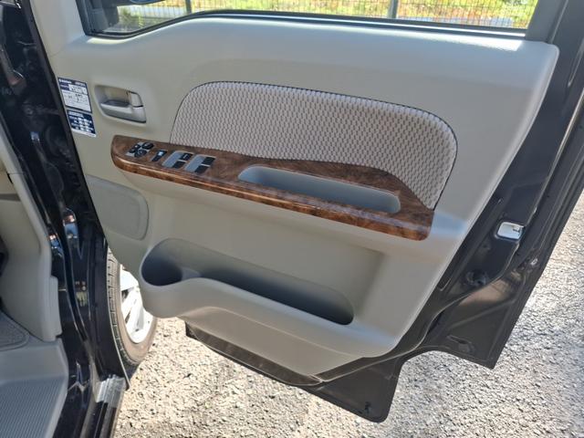 エブリイワゴン ＰＺターボ　ワンオーナーユーザー買取車　ロールーフ　純正ＳＤナビ　フルセグテレビ　車検令和９年１２月　ＬＥＤイルミネーション　ウッド調パネル　スマートキーＸ２個　ＥＴＣ　左パワースライドドア　リヤ５面フイルム張り（21枚目）