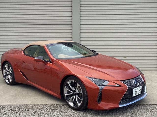 ＬＣ５００　コンバーチブル　レクサスセーフティシステム　マークレビンソンサウンドシステム　ステアリングヒーター　スマートキー　パワーシート　シートヒーター　カラーヘッドアップディスプレイ　バックモニター　ＬＥＤヘッドライト(5枚目)