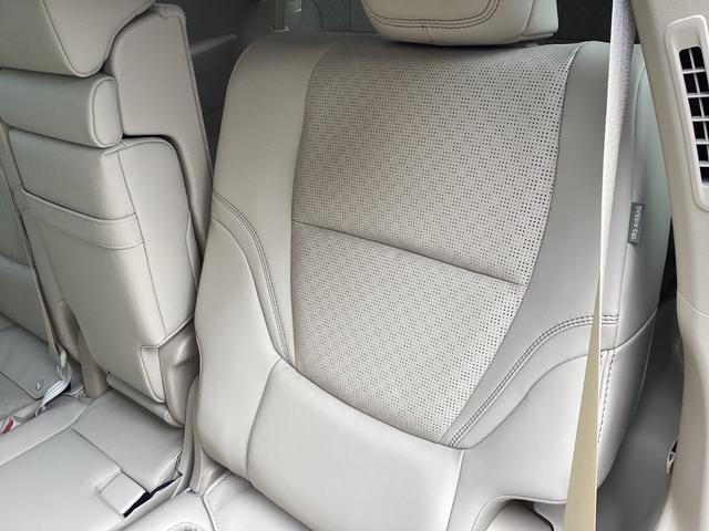 ランドクルーザー ＺＸ　ワンオーナー　モデリスタエアロ　ルーフレール　クールボックス　ニュートラルベージュ本革シート　ＪＢＬスピーカー（69枚目）