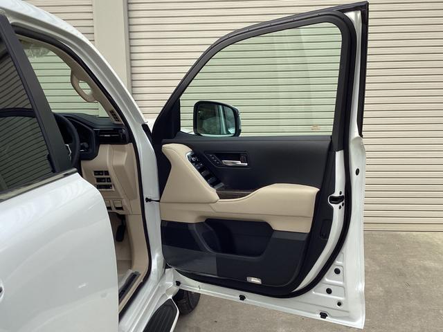 ランドクルーザー ZX 登録済未使用車 改良後モデル モデリスタエアロ 12.3型ナビ JBLサウンド リヤエンターテイメント ブラックルーフレール クールボックス 内装ベージュ ムーンルーフ 空気圧警報システム(5枚目)