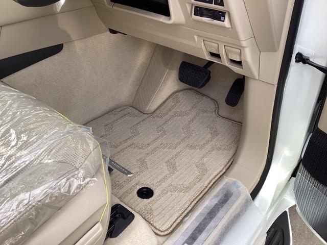 ランドクルーザー ZX 登録済未使用車 改良後モデル モデリスタエアロ 12.3型ナビ JBLサウンド リヤエンターテイメント ブラックルーフレール クールボックス 内装ベージュ ムーンルーフ 空気圧警報システム(8枚目)